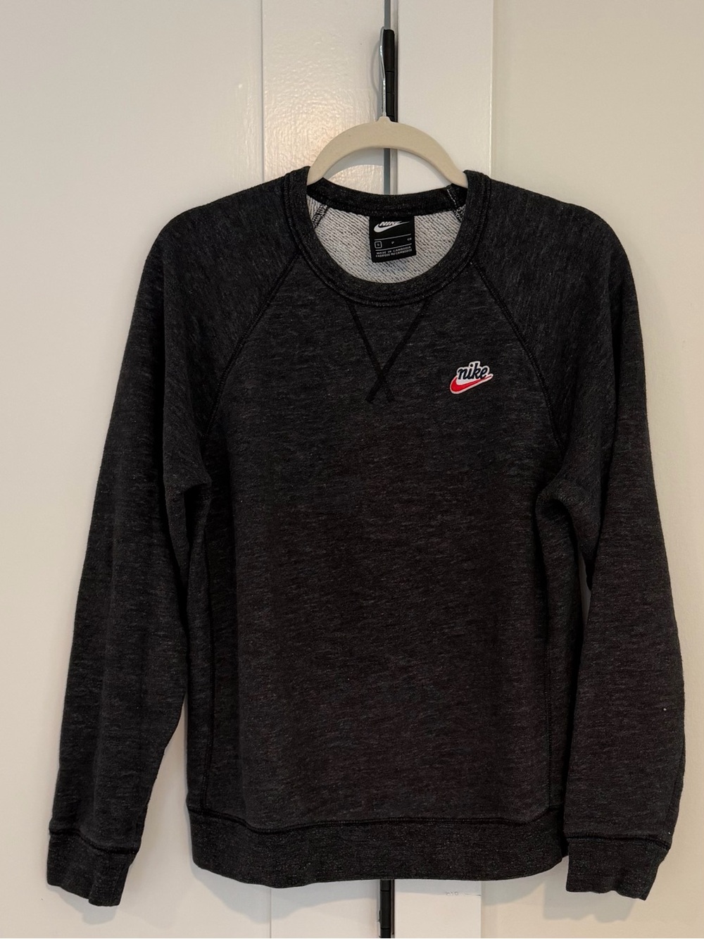 Nike Sportswear Heritage Crew Sweatshirt in Charcoal Grey | Size Small